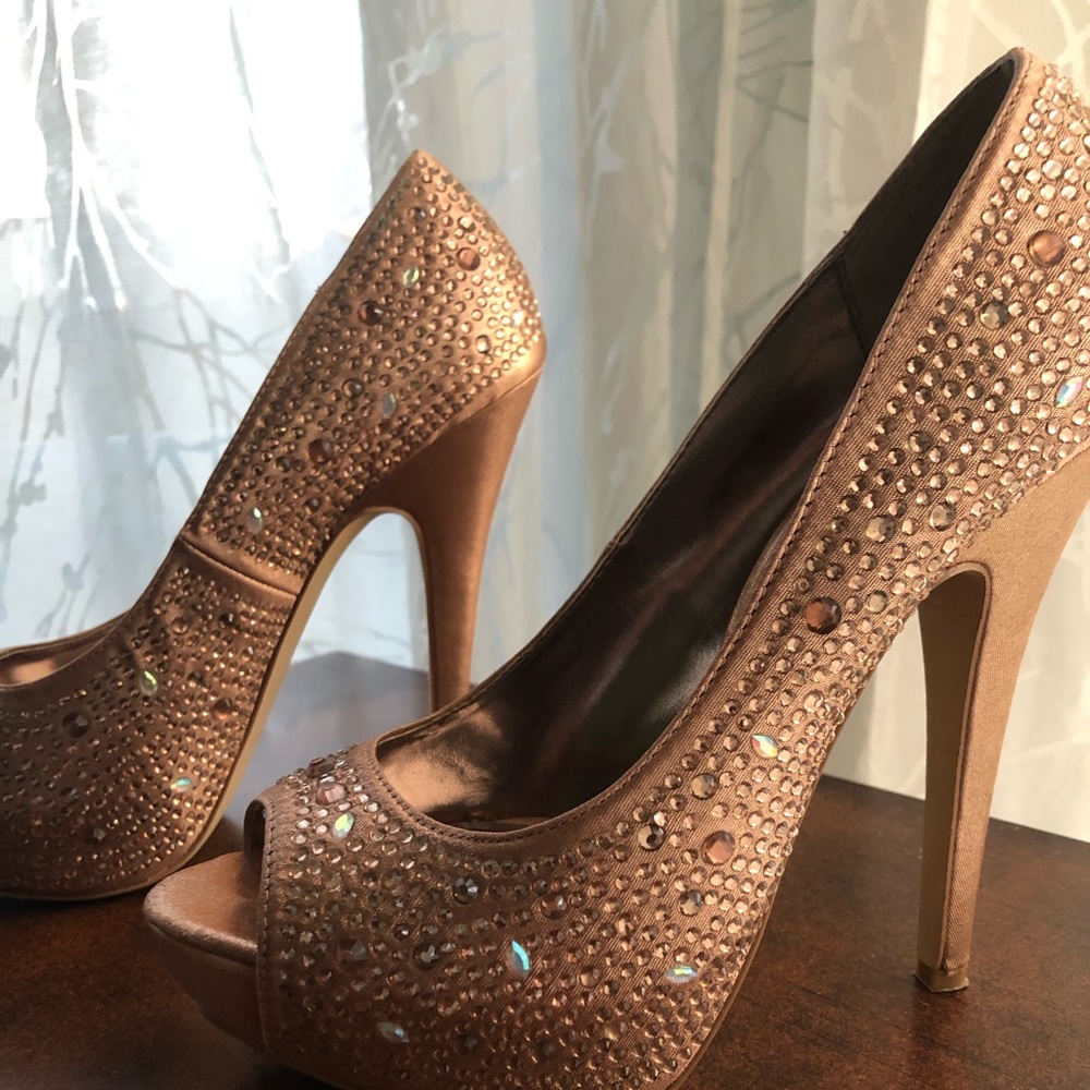 Steve Madden Cycile Rose Gold heels Size 7